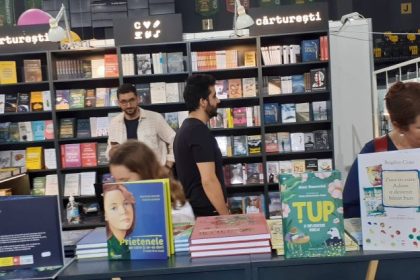 Benzile desenate si biblioterapia printre noutatile SepsiBook invitati Ioana Parvulescu Berg Judit si Andrei Dosa