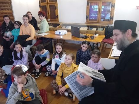 Biserica si familia alaturi pentru o lume mai buna activitate de educatie muzeala organizata la Prima Scoala Romaneasca din Sfantu Gheorghe