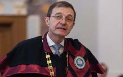Presedintele Academiei Ar fi benefic sa ne intoarcem la valori si virtuti deoarece aceasta tara va progresa prin ele