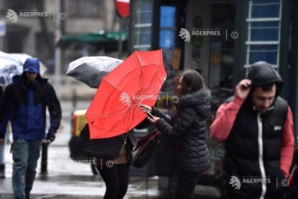 vant intens si ploi moderate in toate regiunile pana sambata seara ninsori in zona montana