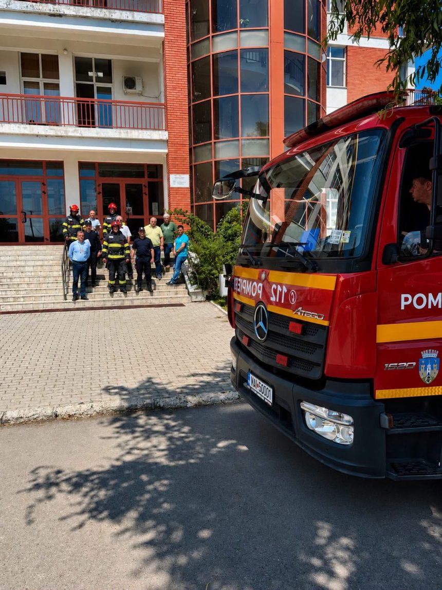 Exercitiu de pregatire pentru adapostirea populatiei in caz de atac aerian