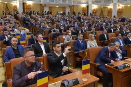 PNL susține în Parlament desființarea pensiilor speciale pentru aleșii locali