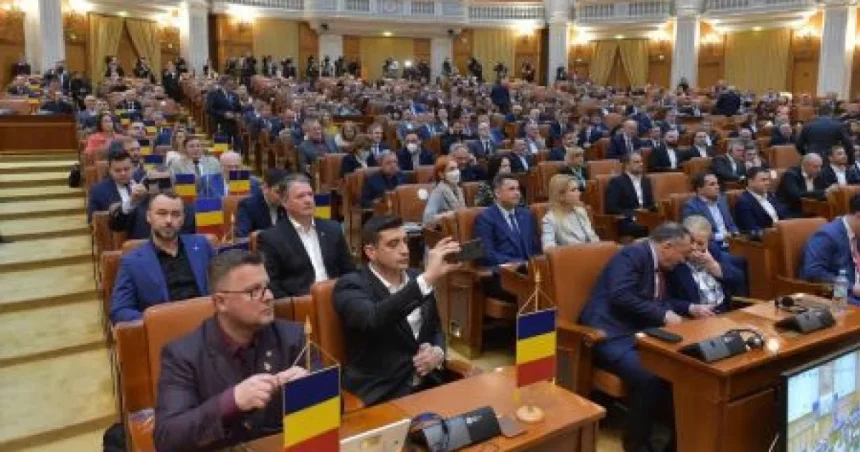 PNL susține în Parlament desființarea pensiilor speciale pentru aleșii locali