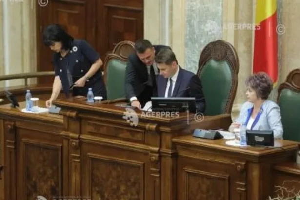 Senatul a respins proiectul AUR privind reducerea numărului de parlamentari